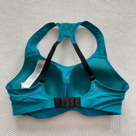 Nike Sports Bra - Picture 2 of 4